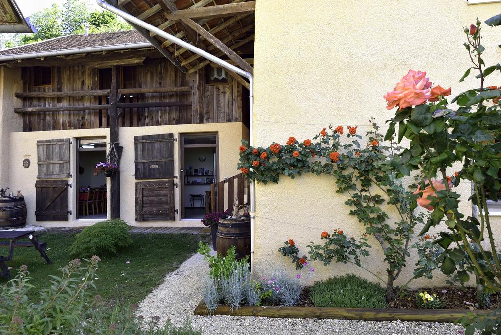La Parenthese Panzió Saint-Genix-sur-Guiers Kültér fotó