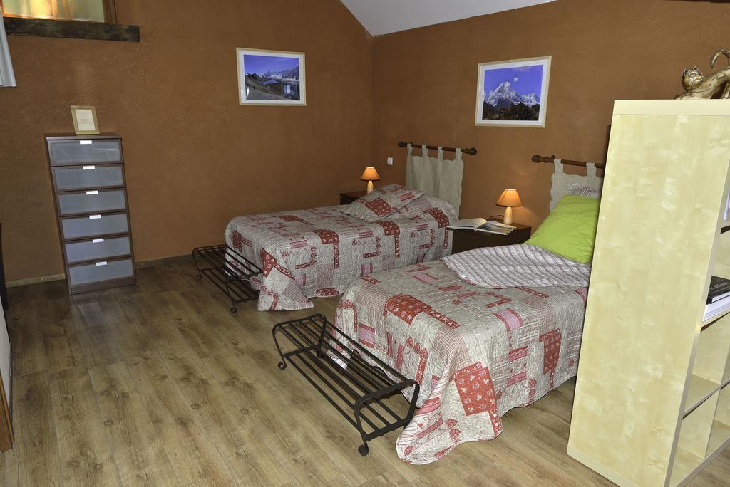 La Parenthese Panzió Saint-Genix-sur-Guiers Kültér fotó
