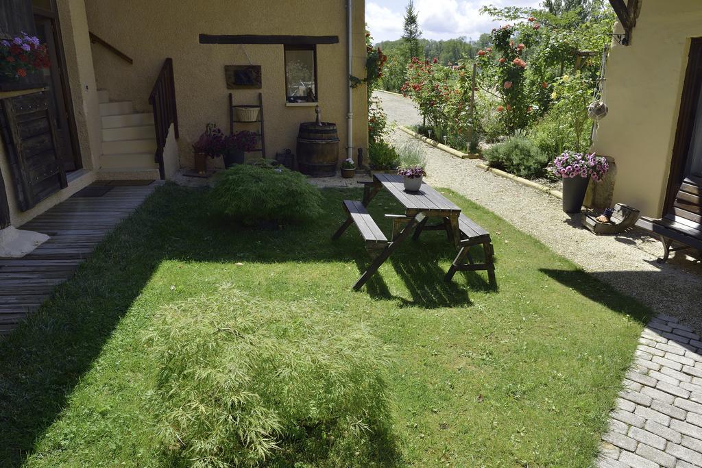 La Parenthese Panzió Saint-Genix-sur-Guiers Kültér fotó