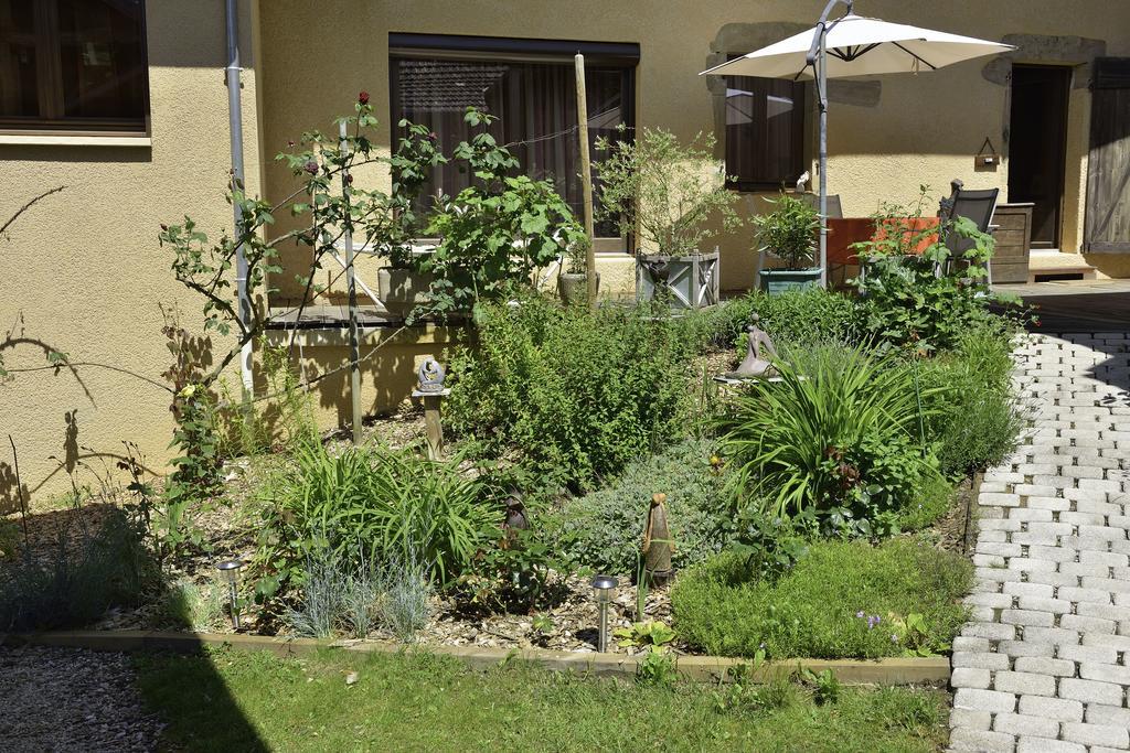 La Parenthese Panzió Saint-Genix-sur-Guiers Kültér fotó