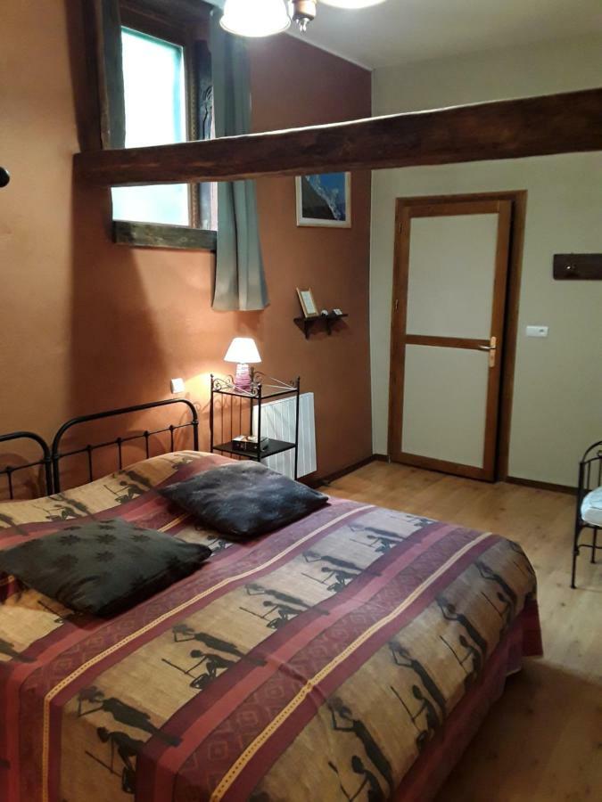 La Parenthese Panzió Saint-Genix-sur-Guiers Kültér fotó