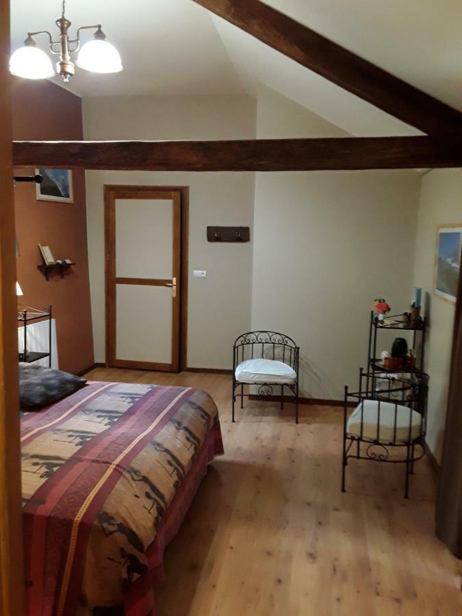 La Parenthese Panzió Saint-Genix-sur-Guiers Kültér fotó