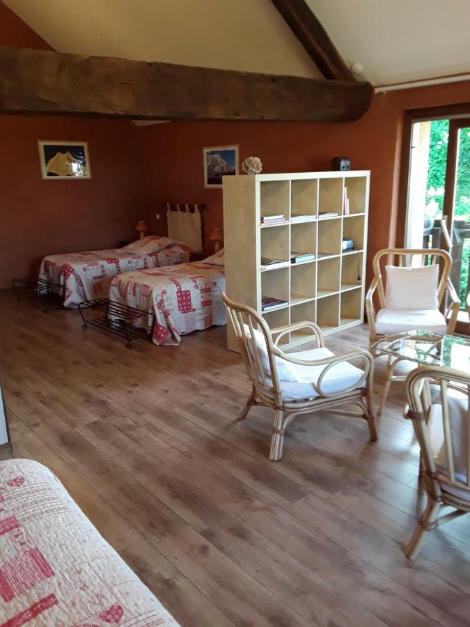 La Parenthese Panzió Saint-Genix-sur-Guiers Kültér fotó